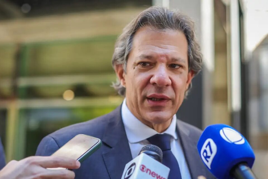 Governo Lula avalia usar receitas extras do petróleo para evitar o aumento do IOF e aliviar o orçamento. Entenda a solução que pode vir do fundo do mar!