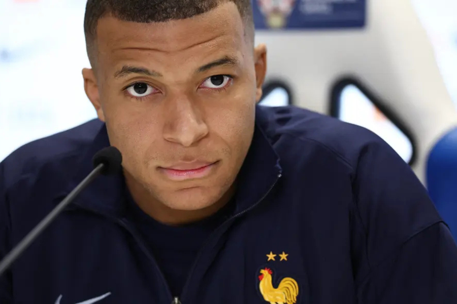 PSG faz história ao conquistar a primeira Champions League com goleada histórica e presidente manda recado para Mbappé, agora no Real Madrid.